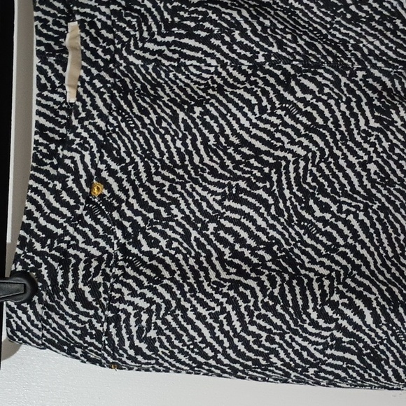 Michael Kors BLK/White Wave Pattern Leggings - Picture 2 of 5